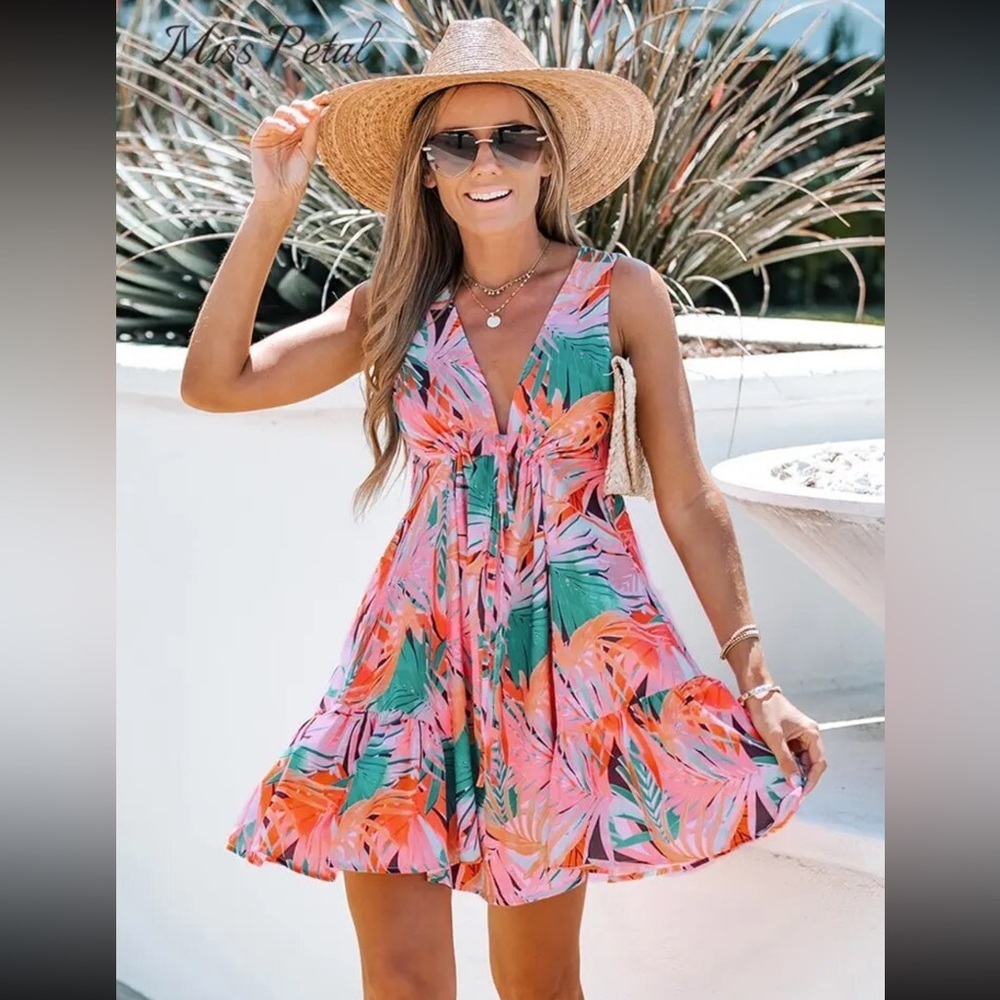 ✨SLASH SUMMER SALE✨ NWT Life On The Beach Tropical Sundress Mini Dress